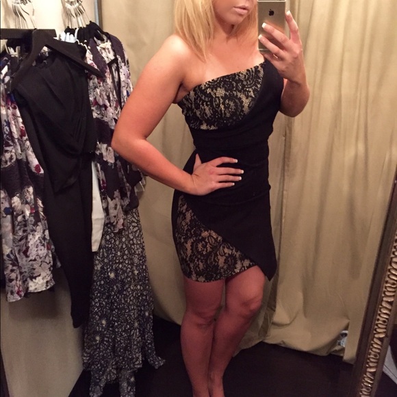 New black lace mini dress size M. - Picture 2 of 5